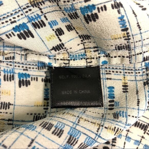 Barneys New York 💯 Silk Printed Blouse - Picture 4 of 4